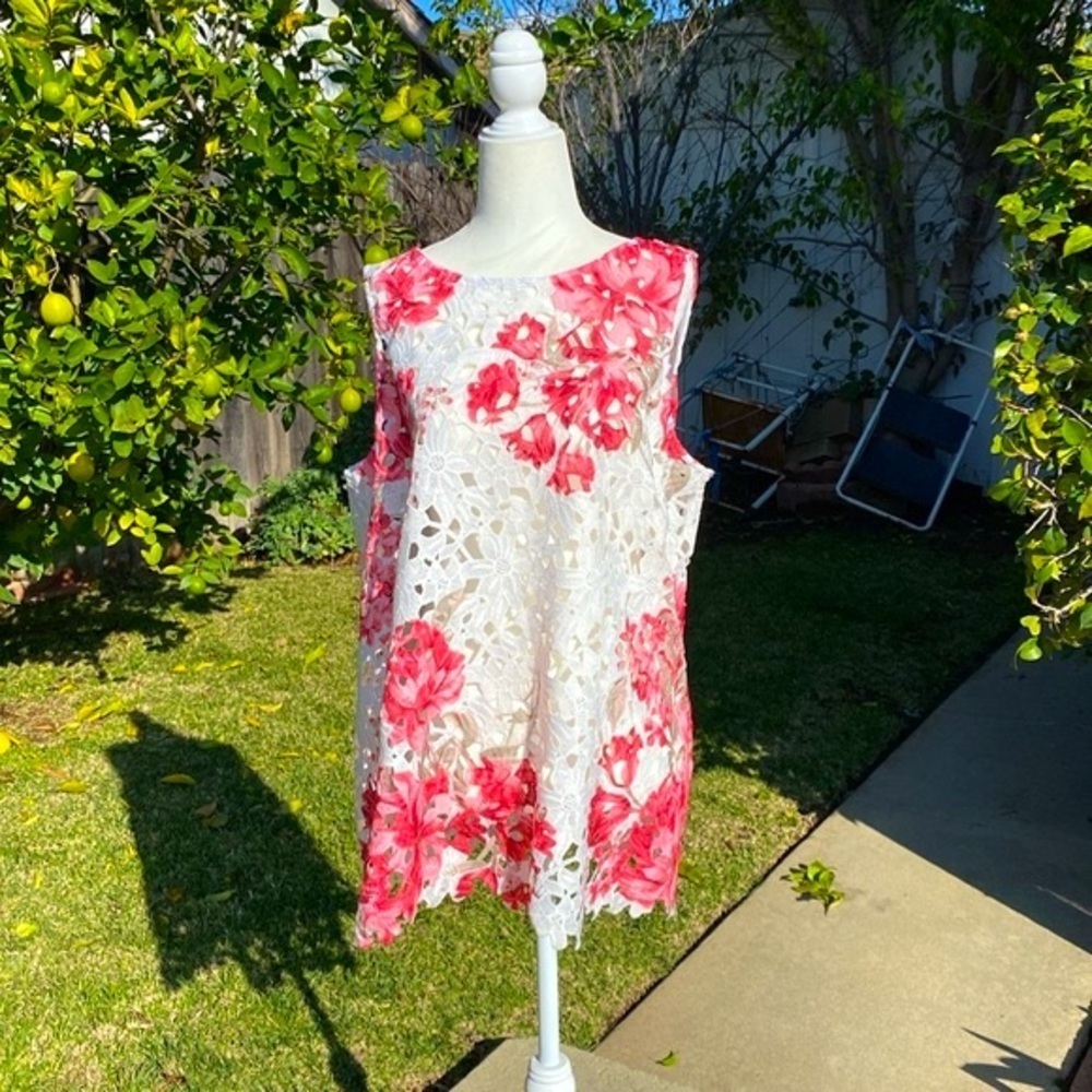 CHARTER CLUB WOMAN WHITE and RED SLEEVELESS FLORAL LACE TOP w/ camisole …
